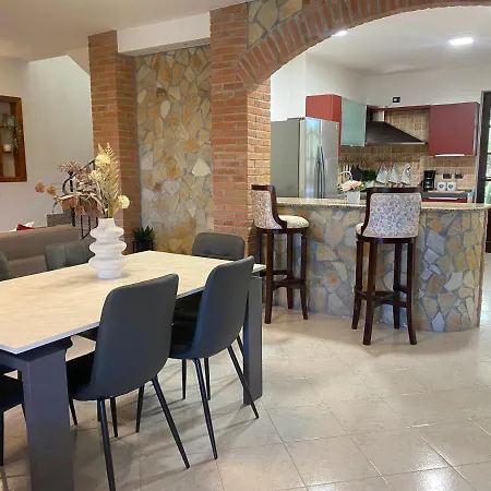 Lovely 5 Min Walk To The Beach, 3 Bedrooms Ample Outdoor Relax And Wifi Villa *