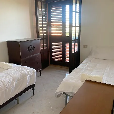 Lovely 5 Min Walk To The Beach, 3 Bedrooms Ample Outdoor Relax And Wifi *