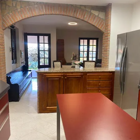 Villa Lovely 5 Min Walk To The Beach, 3 Bedrooms Ample Outdoor Relax And Wifi *