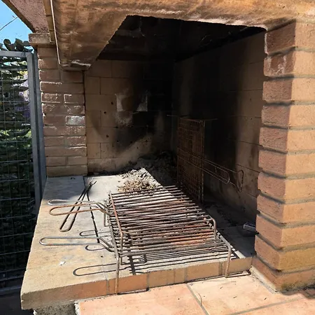 Lovely 5 Min Walk To The Beach, 3 Bedrooms Ample Outdoor Relax And Wifi וילה קפיטנה