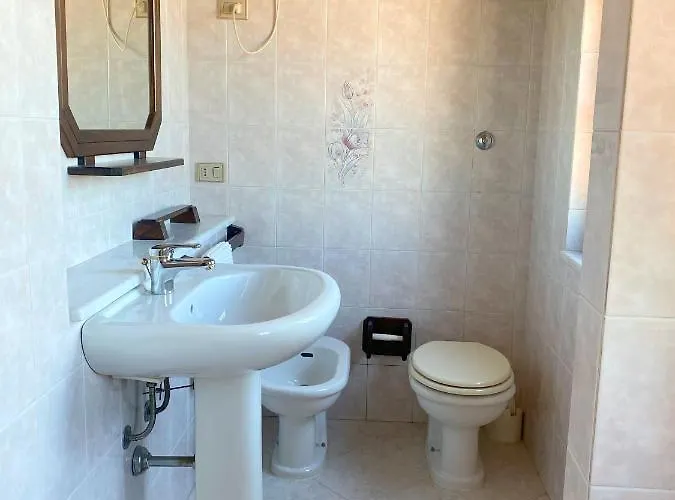 Lovely 5 Min Walk To The Beach, 3 Bedrooms Ample Outdoor Relax And Wifi Villa *