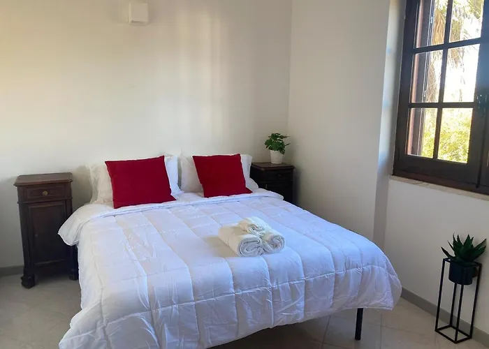 Lovely 5 Min Walk To The Beach, 3 Bedrooms Ample Outdoor Relax And Wifi